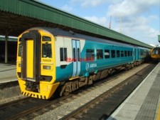 FOTO CLASSE 158 SPRINTER EXPRESS 3 CARROS DMU NO 158 829 AT CARDIFF CENTRAL OF AR comprar usado  Enviando para Brazil