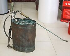 Vecchia pompa diserbante usato  Putignano