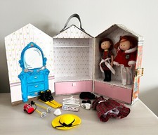 Estojo de transporte para casa de bonecas Madeline guarda-roupa vintage 2 bonecas acessórios de roupas 1999 comprar usado  Enviando para Brazil