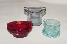 TRÊS cinzeiros vintage coloridos diferentes em forma de chapéu!! comprar usado  Enviando para Brazil