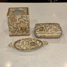 Caixa de bugigangas de cerâmica vintage, tampa de caixa de tecido e saboneteira dourada Amita banheiro comprar usado Caixa de bugigangas de cerâmica vintage, tampa de caixa de tecido e saboneteira dourada Amita banheiro comprar usado  Enviando para Brazil