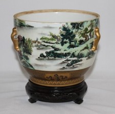 Vaso de porcelana chinês pintado à mão. Selado. Base de madeira. comprar usado  Enviando para Brazil