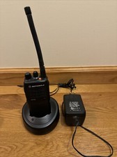 Rádio portátil bidirecional Motorola HT750 VHF com base de carregamento comprar usado  Enviando para Brazil