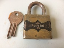 Ancien cadenas pluton d'occasion Ancien cadenas pluton d'occasion  Aix-les-Bains