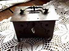 Ancien petit coffre d'occasion  Rougemont