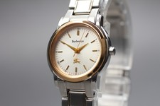 Relógio feminino quase perfeito Burberrys 5430-H13006 ouro quartzo bicolor 24 mm Japão comprar usado Relógio feminino quase perfeito Burberrys 5430-H13006 ouro quartzo bicolor 24 mm Japão comprar usado  Enviando para Brazil