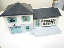 Plasticville split level for sale  Mequon