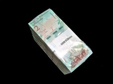 1000 peças x Venezuela 2 notas de bolívares/emissão 2018/tijolo comprar usado 1000 peças x Venezuela 2 notas de bolívares/emissão 2018/tijolo comprar usado  Enviando para Brazil