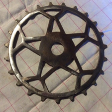 Ancienne couronne pédalier d'occasion  Déols