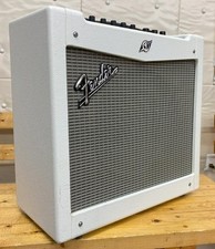 Amplificador de guitarra Fender Mustang II 40W branco, usado, ótimo estado, usado comprar usado  Enviando para Brazil