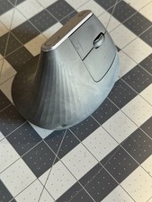 Logitech vertical wireless d'occasion  Expédié en Belgium