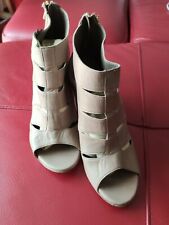 Scarpe tronchetti trafotati usato  Pavia