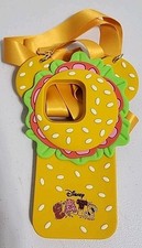Capa com cordão Disney Parks Eats Mickey Mouse Burger iPhone 14 Pro comprar usado  Enviando para Brazil