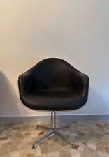 Eames plastic armchair usato  Italia