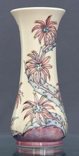 Moorcroft daisy vase for sale  BRIDLINGTON