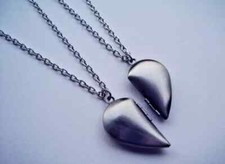 Collana donna portafoto usato Collana donna portafoto usato  Roma