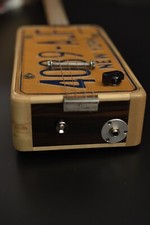 Cigar box guitar d'occasion  La Garenne-Colombes