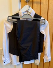 Boys black tuxedo for sale Boys black tuxedo for sale  BIGGLESWADE