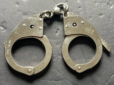 hiatt handcuffs for sale  Napa