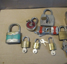 Petit lot cadenas d'occasion  Charnay-lès-Mâcon