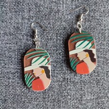 Orecchini ragazza pendenti usato Orecchini ragazza pendenti usato  Italia