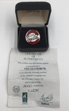 Broche comemorativo olímpico folheado a prata Coca-Cola - 1274/5000 com certificado de autenticidade comprar usado  Enviando para Brazil