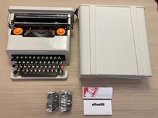 Macchina scrivere olivetti usato  Galatina