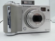 Fotocamera digitale fujifilm usato  Spedire a Italy