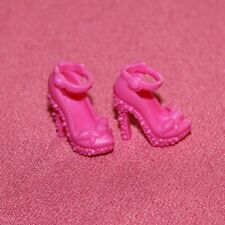 Pair pink shoes d'occasion  Expédié en Belgium