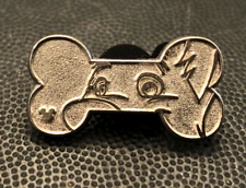 Pin Disney 119810 Bolt Dog Bone Hidden Mickey prata CHASER food treat filhote comprar usado  Enviando para Brazil