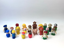 Używany, 21 figurek Fisher Price Little People (Astronauci/Dziecko/Kowboj/Małpa/Robotnicy) na sprzedaż  Wysyłka do Poland