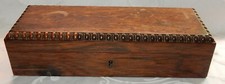 CAIXA DE MADEIRA DE MOGNO ESCRITA ANTIGA FINA - BORDA DE ACABAMENTO CHANFRADO - 24 x 9 x 6 cm comprar usado  Enviando para Brazil