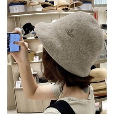 Cappello secchiello vivienne usato  Spedire a Italy