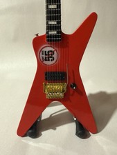 Guitarra tributo Sammy Hagar miniatura 10” com suporte. comprar usado  Enviando para Brazil