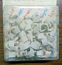 Fissacavi plastica 200 usato  Sassofeltrio