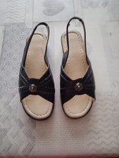 Mademoiselle paire pieds d'occasion  Guise