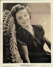 1943 Press Photo Cheryl Walker estrela na "Cantina Stage Door" da United Artists. comprar usado  Enviando para Brazil