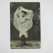 Cartão postal Risque dançarina francesa levantando sob vestido preto e branco antigo, usado comprar usado  Enviando para Brazil