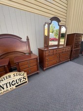 2 queen beds for sale  Mount Holly