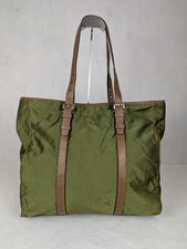 Autêntica bolsa de mão clássica de náilon Prada verde oliva feita na Itália, usado comprar usado  Enviando para Brazil