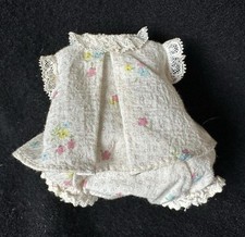 Capa túnica e fralda C. 1961 Little Genius 8” boneca bebê Madame Alexander floral comprar usado  Enviando para Brazil