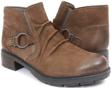 Clarks women 11m for sale  Bakersfield