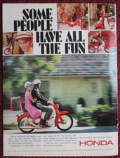 1966 Honda 50 anúncio com estampa de motocicleta ~ Menina de vestido rosa, algumas pessoas se divertem comprar usado  Enviando para Brazil