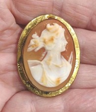 Broche vintage GF esculpido concha camafeu, para peças ou reparos, 1,5", E3 comprar usado Broche vintage GF esculpido concha camafeu, para peças ou reparos, 1,5", E3 comprar usado  Enviando para Brazil