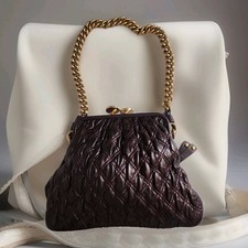 Bolsa Marc Jacobs acolchoada de couro roxo escuro com corrente dourada comprar usado Bolsa Marc Jacobs acolchoada de couro roxo escuro com corrente dourada comprar usado  Enviando para Brazil