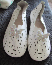 Beautiful white shoe for sale  CARSHALTON
