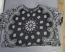 Camiseta crop top Forever 21+ estampa bandana preta branca tamanho 1X juniores comprar usado  Enviando para Brazil