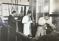 Photo armurerie atelier d'occasion  Paris XVIII