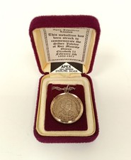 Pingente de prata esterlina medalha jubileu da rainha Elizabeth II prata 1977 na caixa Apex comprar usado  Enviando para Brazil