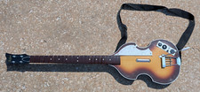 Wii RockBand Hofner Bass Beatles guitarra sem fio modelo NWGTS3 sem dongle LEIA comprar usado  Enviando para Brazil